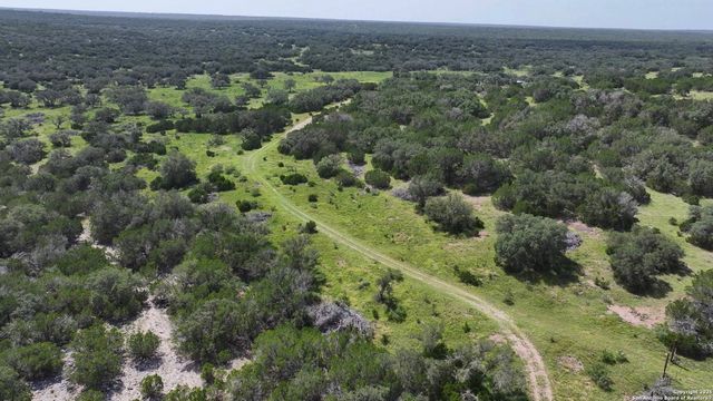 104 SD 14070, Rocksprings, TX 78880