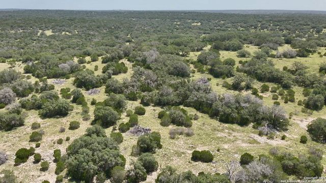 104 SD 14070, Rocksprings, TX 78880