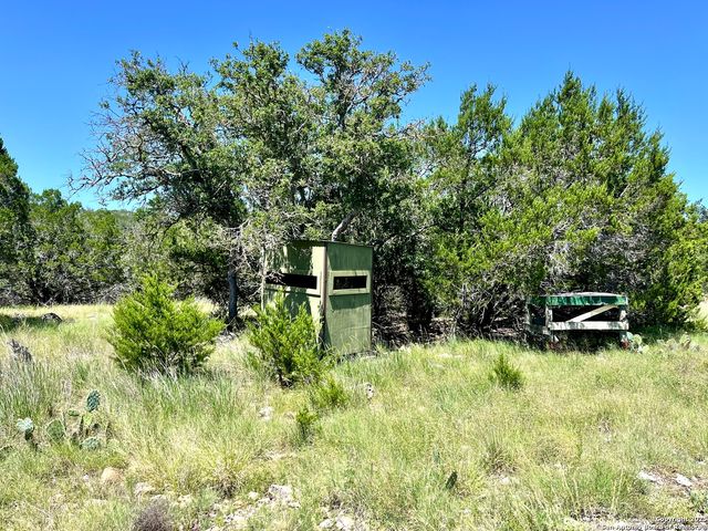 104 SD 14070, Rocksprings, TX 78880