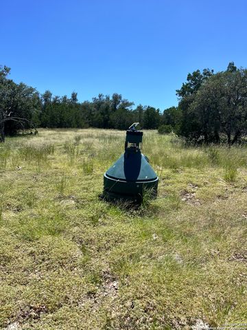 104 SD 14070, Rocksprings, TX 78880