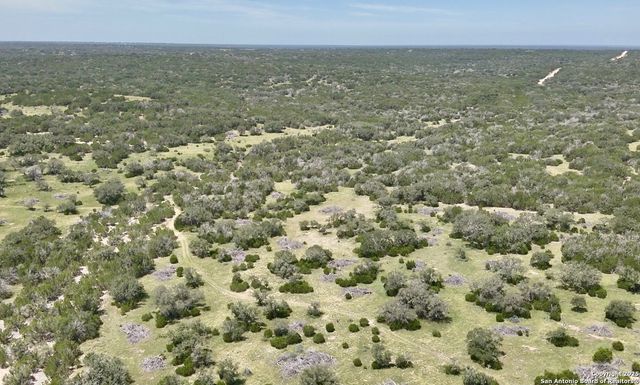104 SD 14070, Rocksprings, TX 78880