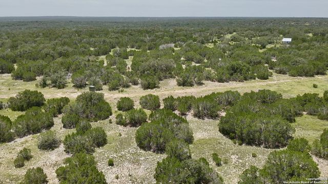 104 SD 14070, Rocksprings, TX 78880