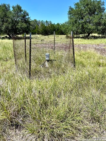 104 SD 14070, Rocksprings, TX 78880