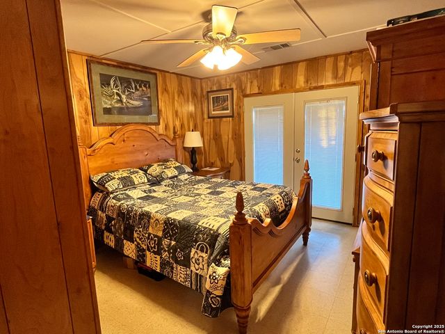 104 SD 14070, Rocksprings, TX 78880