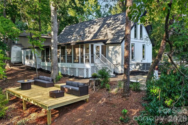 1068 Gauguin Lane, Tega Cay, SC 29708