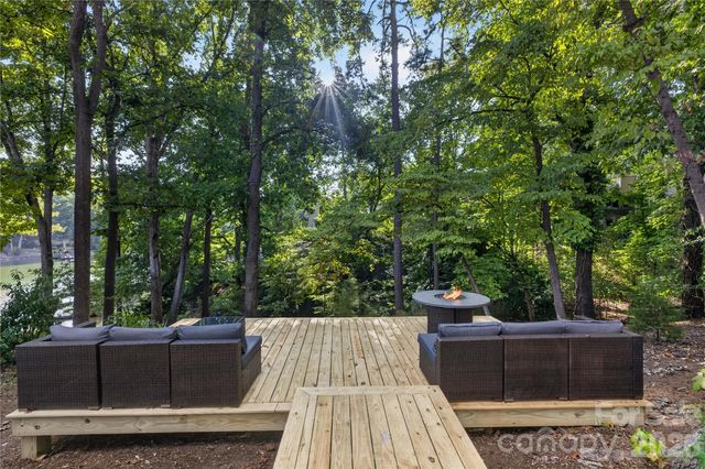 1068 Gauguin Lane, Tega Cay, SC 29708