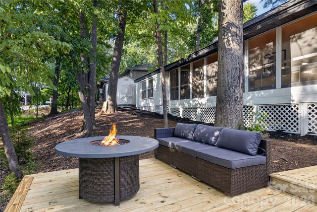 1068 Gauguin Lane, Tega Cay, SC 29708