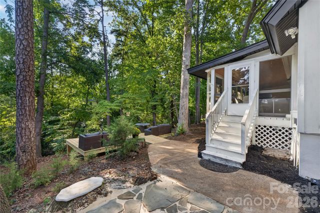 1068 Gauguin Lane, Tega Cay, SC 29708