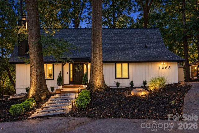 1068 Gauguin Lane, Tega Cay, SC 29708