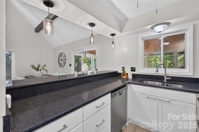 1068 Gauguin Lane, Tega Cay, SC 29708