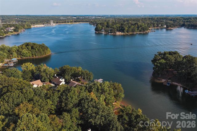 1068 Gauguin Lane, Tega Cay, SC 29708