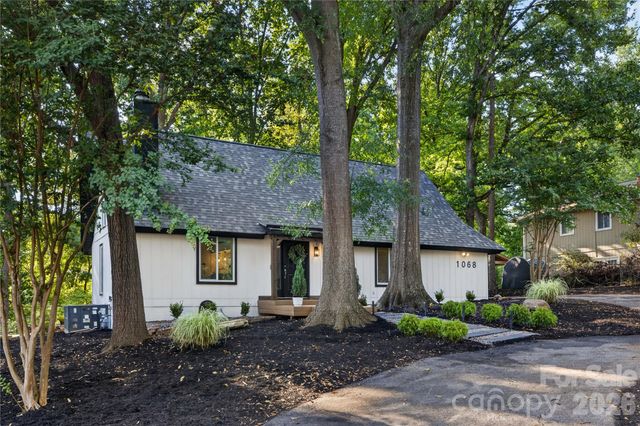 1068 Gauguin Lane, Tega Cay, SC 29708