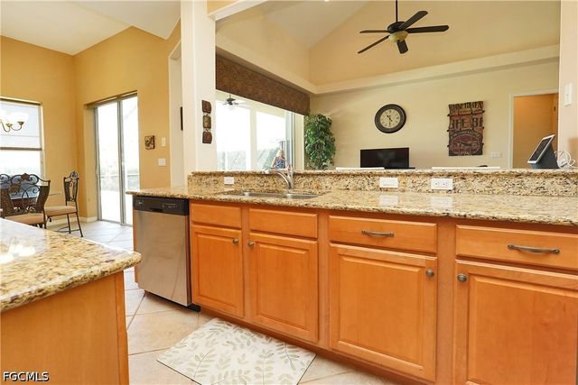 9116 Links DR, Fort Myers, FL 33913
