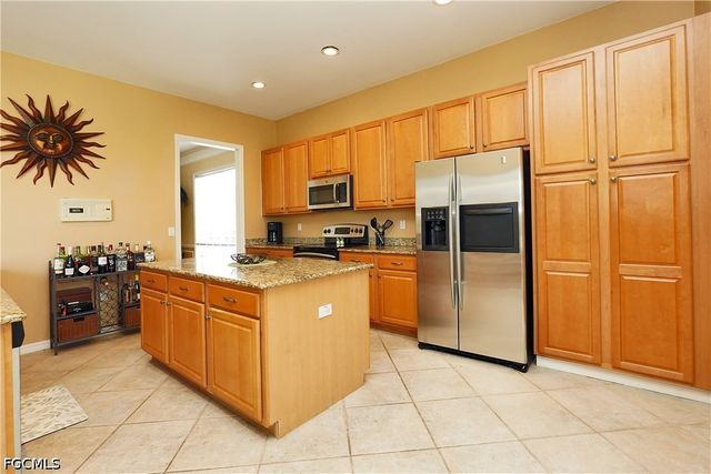 9116 Links DR, Fort Myers, FL 33913