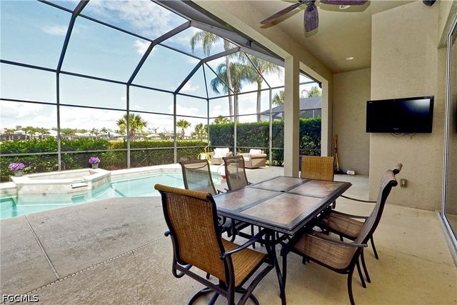 9116 Links DR, Fort Myers, FL 33913