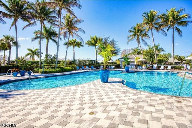 9116 Links DR, Fort Myers, FL 33913