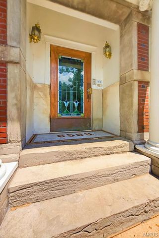 5553 Waterman Boulevard 1E, St Louis, MO 63112