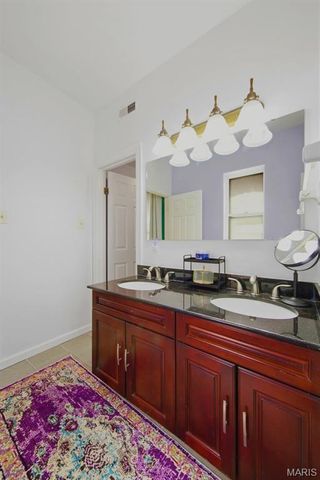 5553 Waterman Boulevard 1E, St Louis, MO 63112