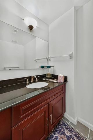 5553 Waterman Boulevard 1E, St Louis, MO 63112