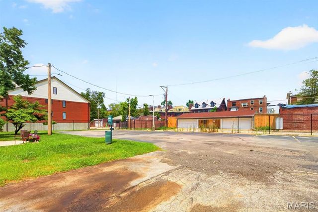 5553 Waterman Boulevard 1E, St Louis, MO 63112
