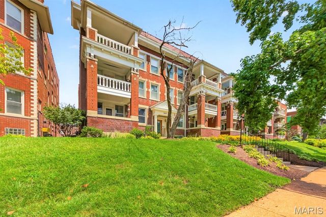5553 Waterman Boulevard 1E, St Louis, MO 63112
