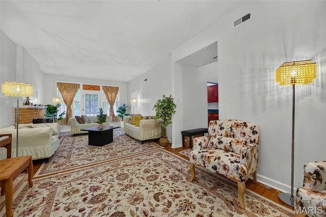 5553 Waterman Boulevard 1E, St Louis, MO 63112