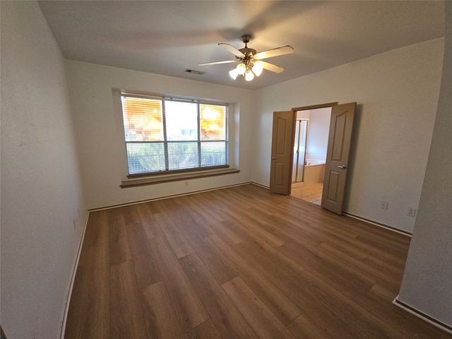 10945 Hawks Landing Road, Fort Worth, TX 76052