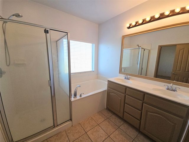 10945 Hawks Landing Road, Fort Worth, TX 76052