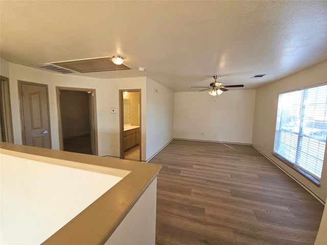 10945 Hawks Landing Road, Fort Worth, TX 76052