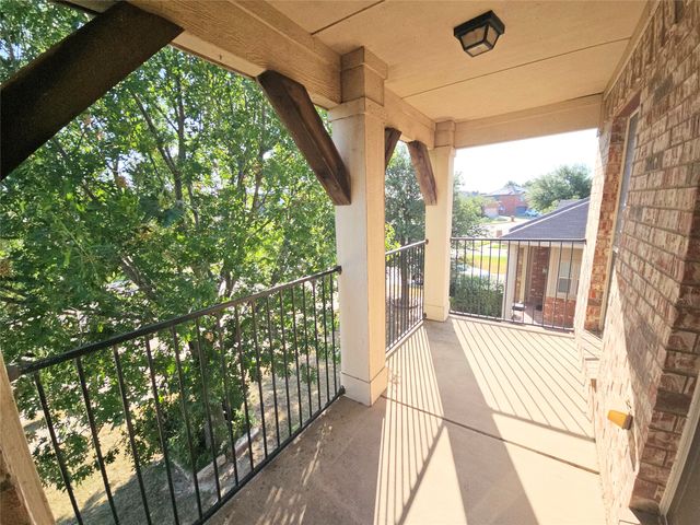 10945 Hawks Landing Road, Fort Worth, TX 76052