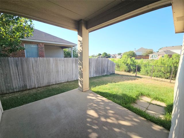 10945 Hawks Landing Road, Fort Worth, TX 76052