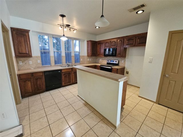 10945 Hawks Landing Road, Fort Worth, TX 76052