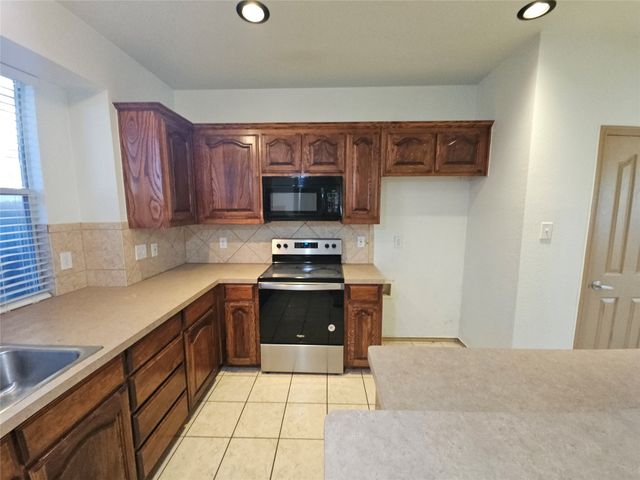 10945 Hawks Landing Road, Fort Worth, TX 76052