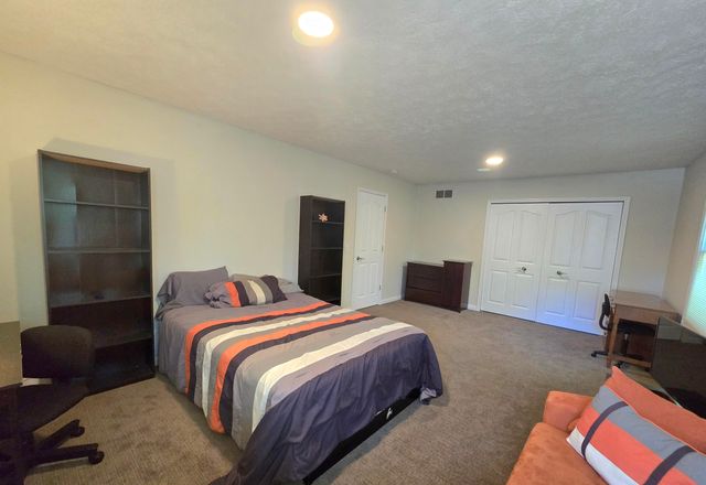 594 Springwood Drive, Oshtemo Twp, MI 49009