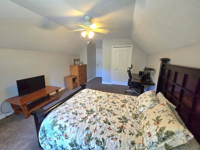 594 Springwood Drive, Oshtemo Twp, MI 49009