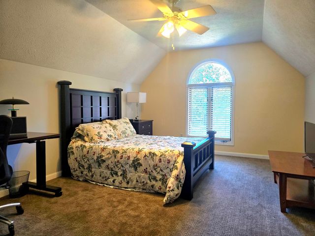 594 Springwood Drive, Oshtemo Twp, MI 49009