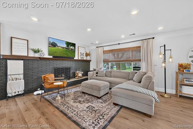2935 Saint Jude Drive, Waterford, MI 48329