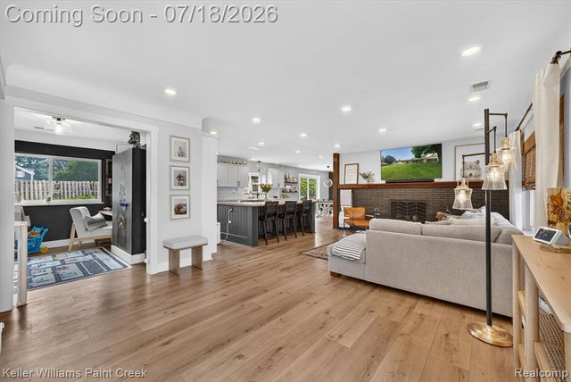 2935 Saint Jude Drive, Waterford, MI 48329