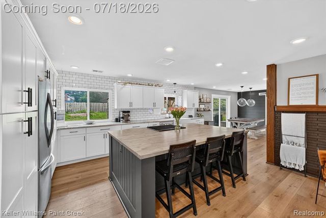 2935 Saint Jude Drive, Waterford, MI 48329