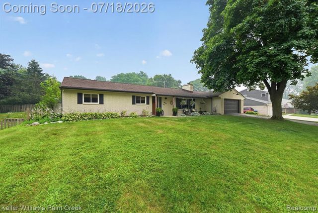 2935 Saint Jude Drive, Waterford, MI 48329