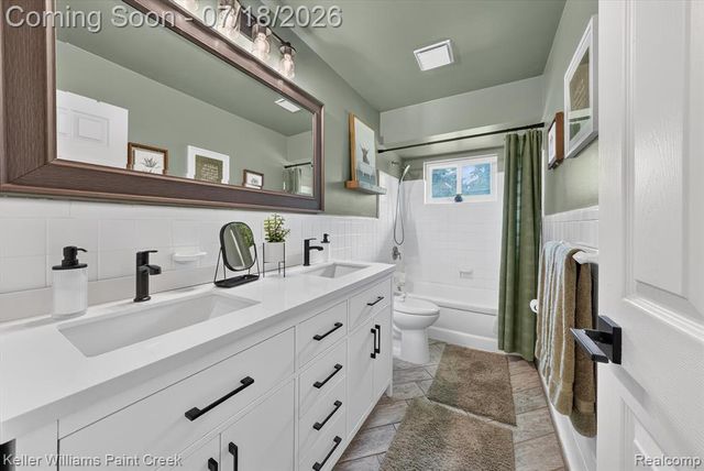 2935 Saint Jude Drive, Waterford, MI 48329