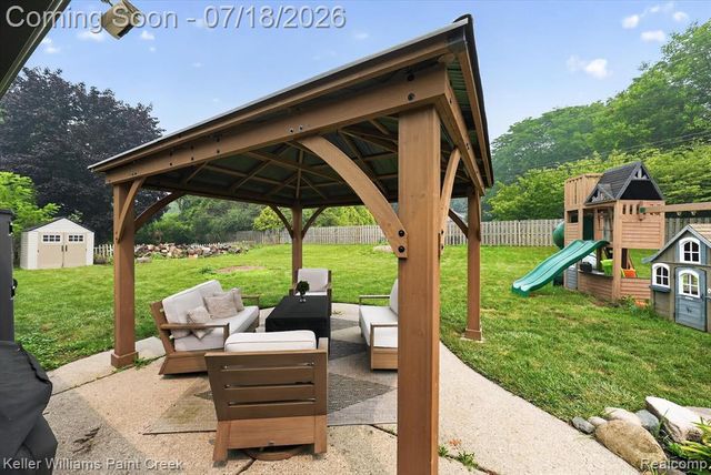 2935 Saint Jude Drive, Waterford, MI 48329