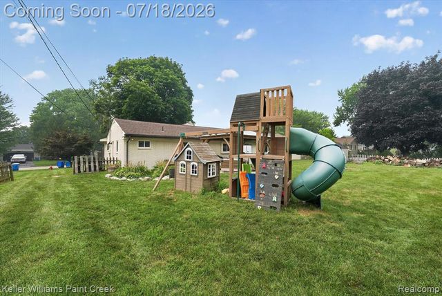 2935 Saint Jude Drive, Waterford, MI 48329