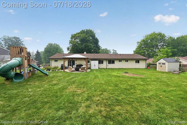 2935 Saint Jude Drive, Waterford, MI 48329
