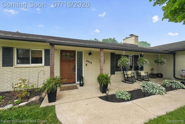 2935 Saint Jude Drive, Waterford, MI 48329