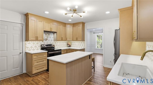 12124 Swift Crossing Dr, Midlothian, VA 23112