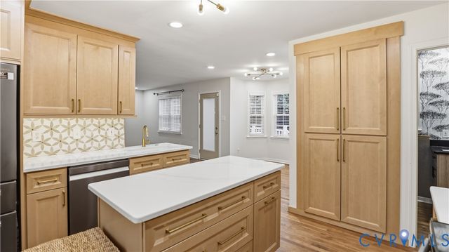 12124 Swift Crossing Dr, Midlothian, VA 23112