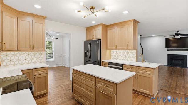 12124 Swift Crossing Dr, Midlothian, VA 23112