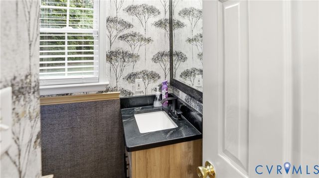 12124 Swift Crossing Dr, Midlothian, VA 23112