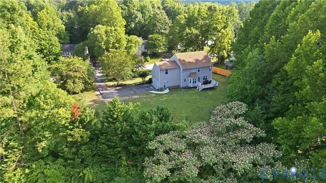 12124 Swift Crossing Dr, Midlothian, VA 23112